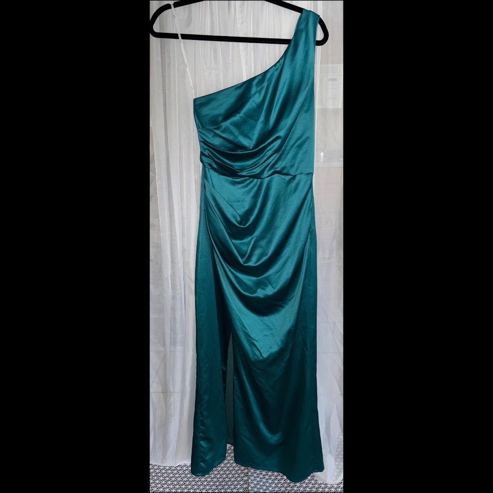 Lulu's one shoulder dress